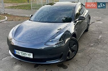 Седан Tesla Model 3 2023 в Києві