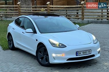 Седан Tesla Model 3 2021 в Луцке