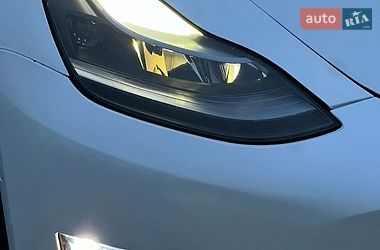 Седан Tesla Model 3 2021 в Луцке