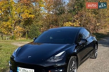 Седан Tesla Model 3 2021 в Косове