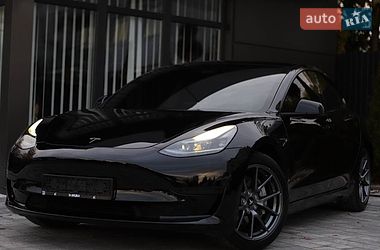 Седан Tesla Model 3 2023 в Дрогобыче