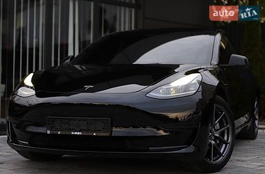 Седан Tesla Model 3 2023 в Дрогобыче