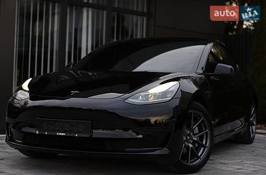Седан Tesla Model 3 2023 в Дрогобыче