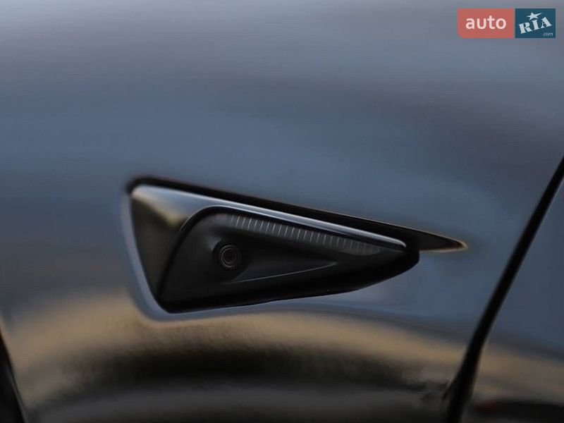 Седан Tesla Model 3 2023 в Дрогобыче