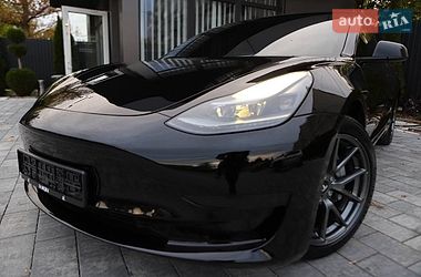Седан Tesla Model 3 2023 в Дрогобыче
