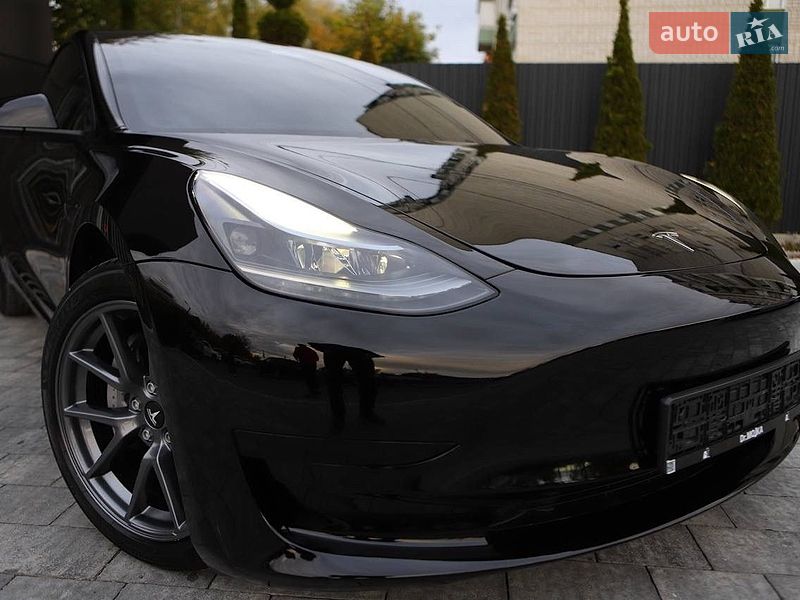 Седан Tesla Model 3 2023 в Дрогобыче