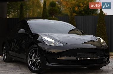 Седан Tesla Model 3 2023 в Дрогобыче