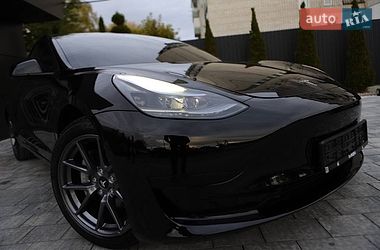 Седан Tesla Model 3 2023 в Дрогобыче