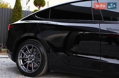 Седан Tesla Model 3 2023 в Дрогобыче