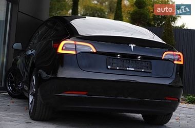 Седан Tesla Model 3 2023 в Дрогобыче