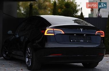 Седан Tesla Model 3 2023 в Дрогобыче
