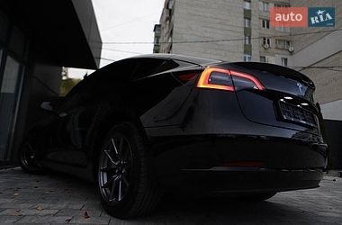 Седан Tesla Model 3 2023 в Дрогобыче