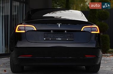 Седан Tesla Model 3 2023 в Дрогобыче
