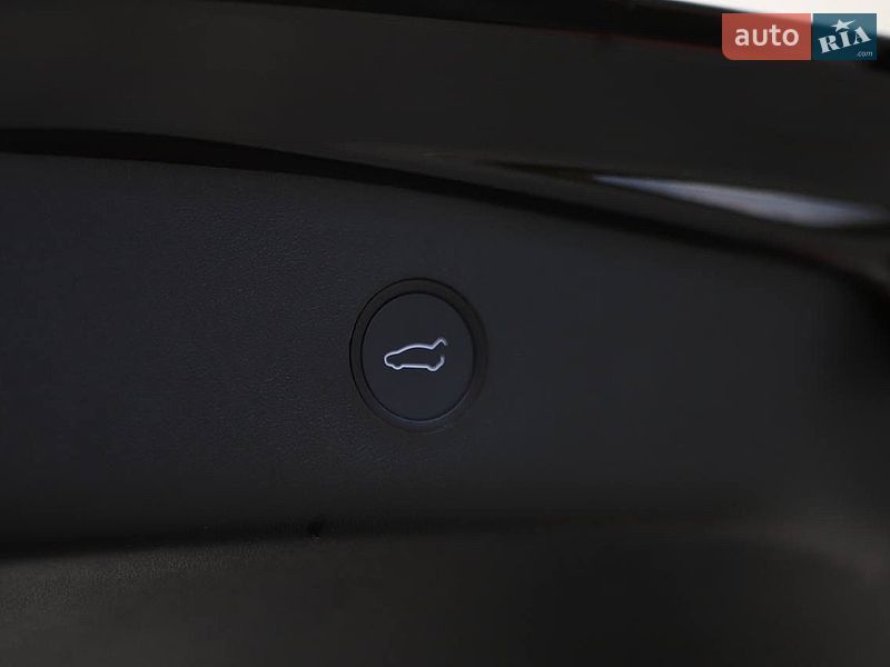 Седан Tesla Model 3 2023 в Дрогобыче
