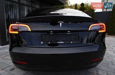 Седан Tesla Model 3 2023 в Дрогобыче