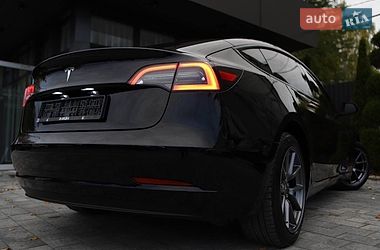 Седан Tesla Model 3 2023 в Дрогобыче