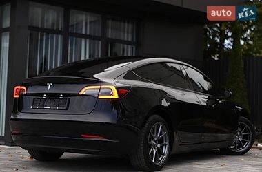 Седан Tesla Model 3 2023 в Дрогобыче