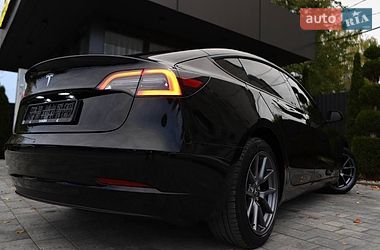 Седан Tesla Model 3 2023 в Дрогобыче