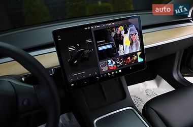Седан Tesla Model 3 2023 в Дрогобыче