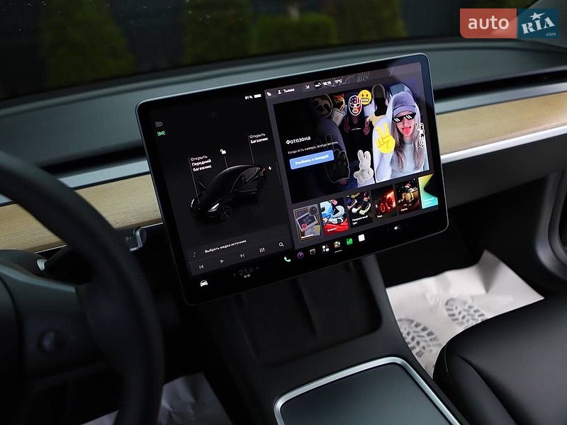 Седан Tesla Model 3 2023 в Дрогобыче