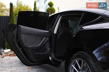 Седан Tesla Model 3 2023 в Дрогобыче