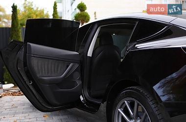Седан Tesla Model 3 2023 в Дрогобыче