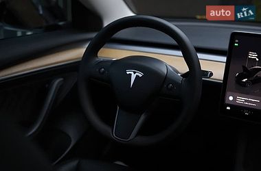 Седан Tesla Model 3 2023 в Дрогобыче