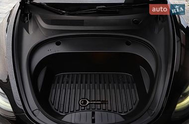 Седан Tesla Model 3 2023 в Дрогобыче