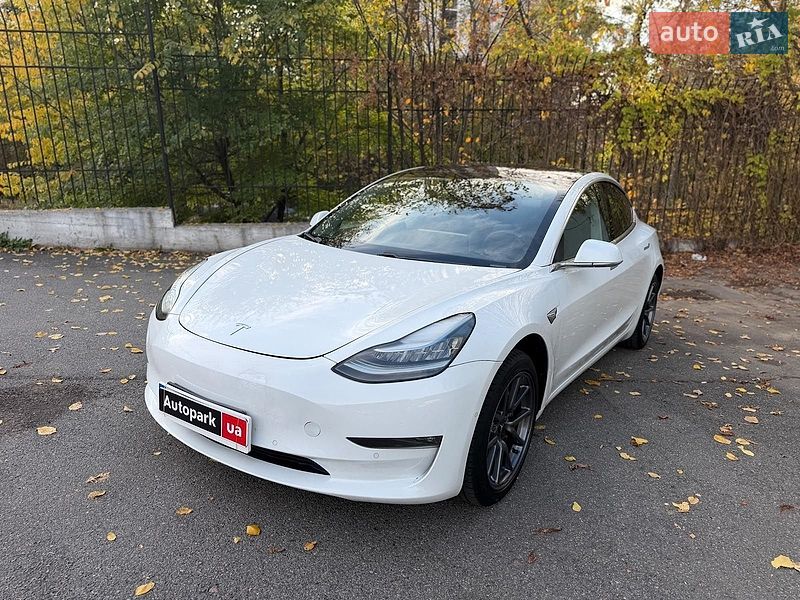 Tesla Model 3 2019