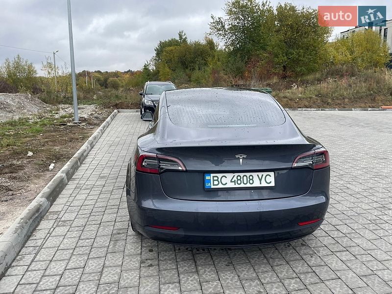 Седан Tesla Model 3 2019 в Львове