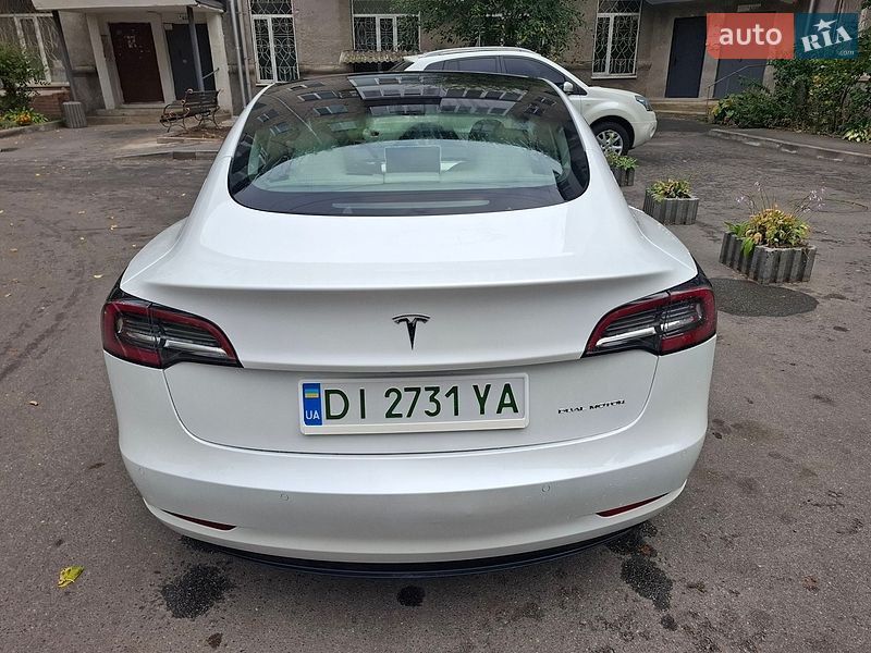 Седан Tesla Model 3 2021 в Вінниці
