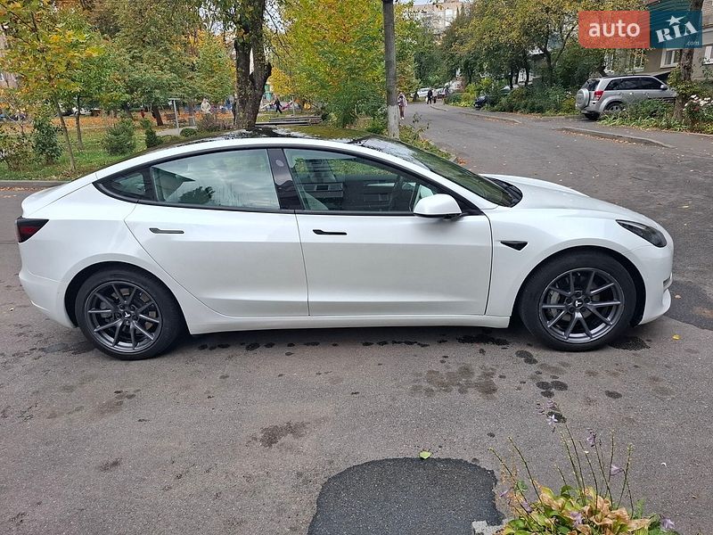 Седан Tesla Model 3 2021 в Вінниці