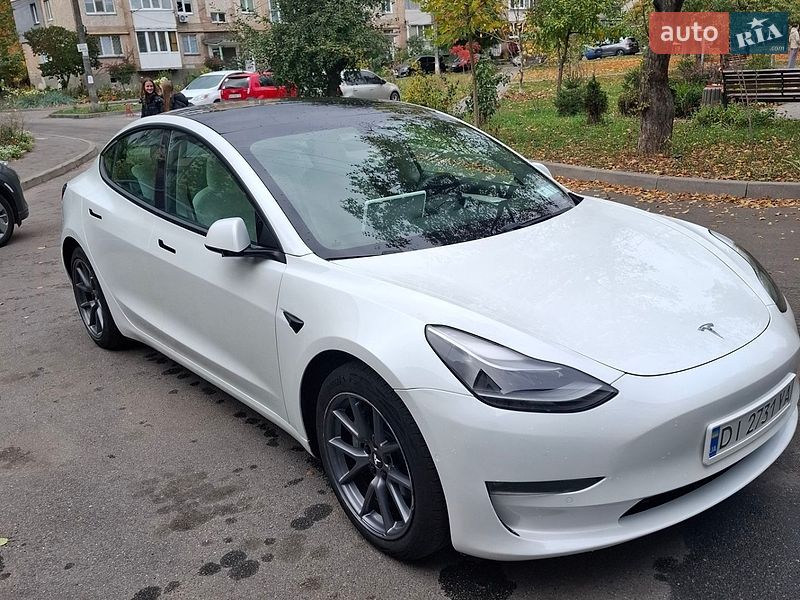 Седан Tesla Model 3 2021 в Вінниці