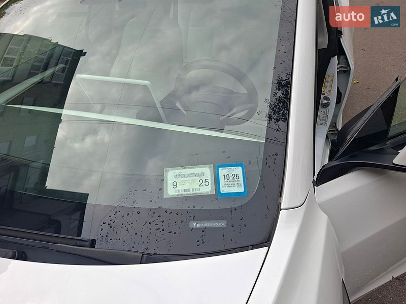 Седан Tesla Model 3 2021 в Вінниці