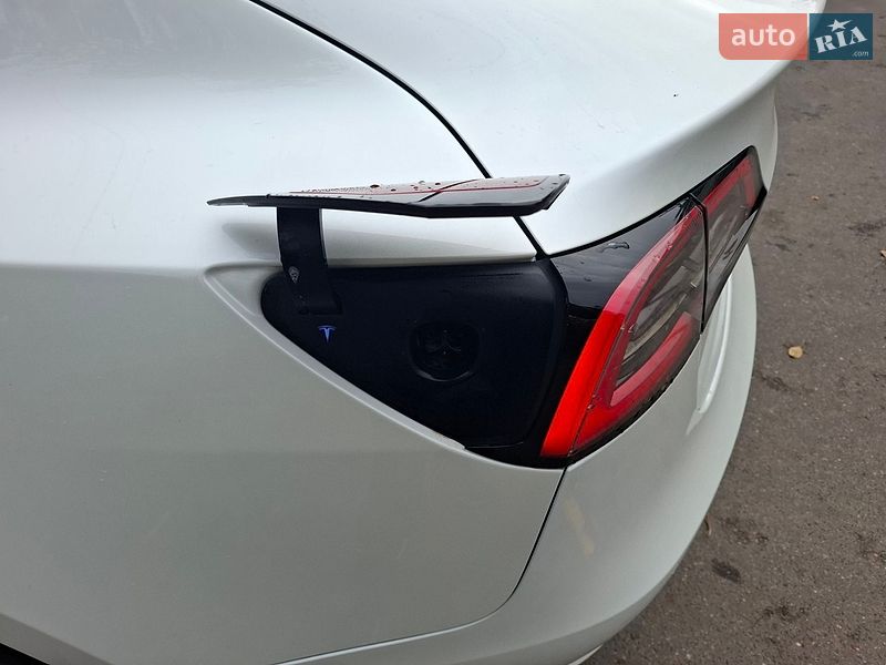 Седан Tesla Model 3 2021 в Вінниці