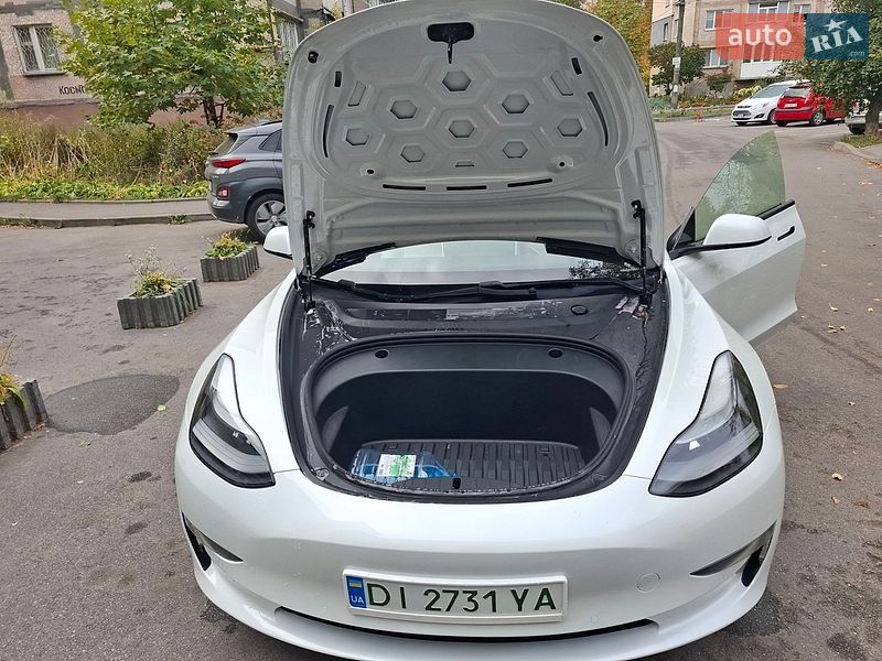 Седан Tesla Model 3 2021 в Вінниці