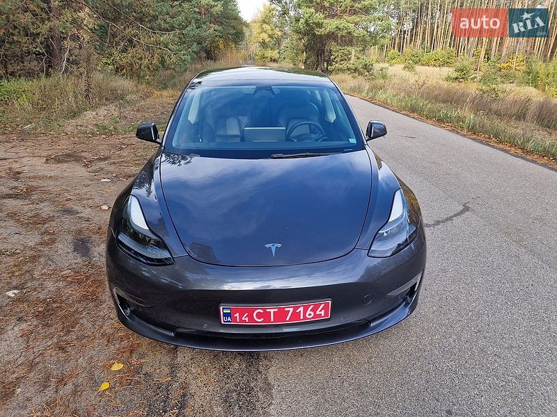 Седан Tesla Model 3 2022 в Киеве