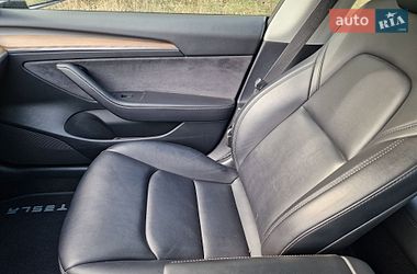 Седан Tesla Model 3 2022 в Киеве
