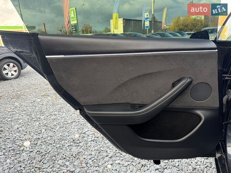 Седан Tesla Model 3 2024 в Стрию фото 19 Седан Tesla Model 3 2024 в Стрию