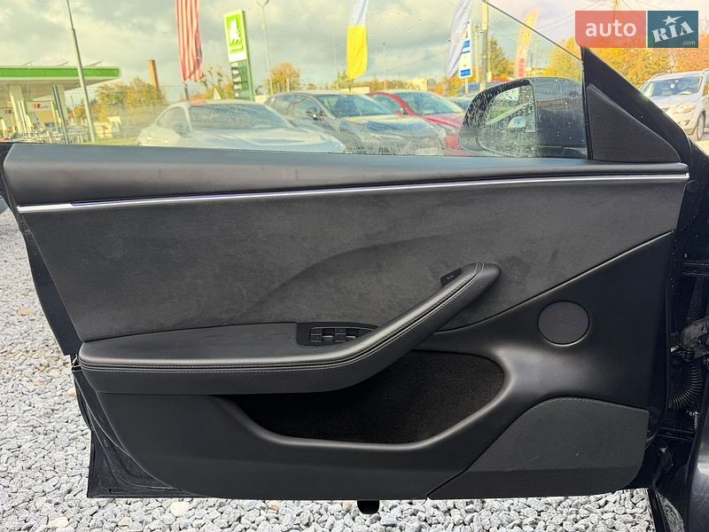 Седан Tesla Model 3 2024 в Стрию фото 18 Седан Tesla Model 3 2024 в Стрию