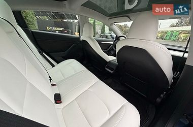 Седан Tesla Model 3 2023 в Кропивницком