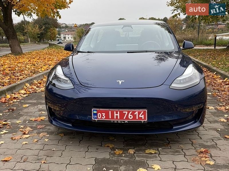 Седан Tesla Model 3 2022 в Сокалі
