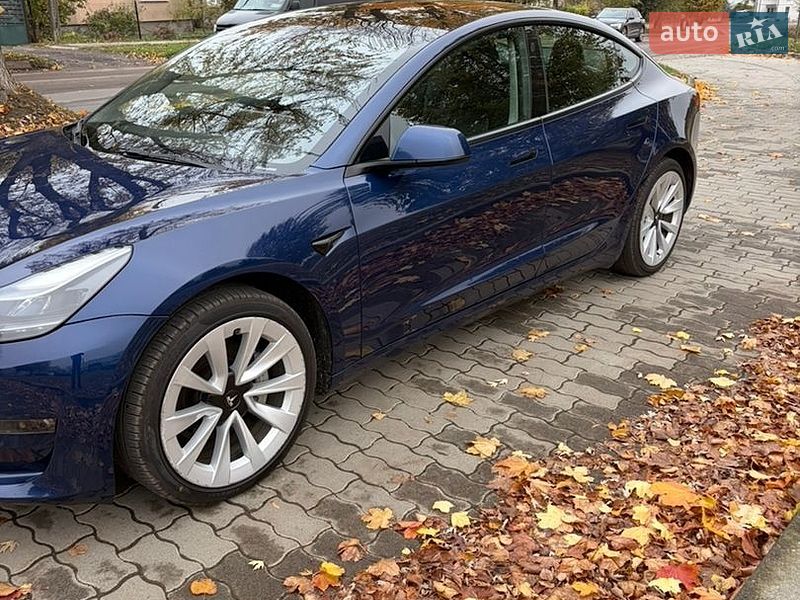 Седан Tesla Model 3 2022 в Сокалі