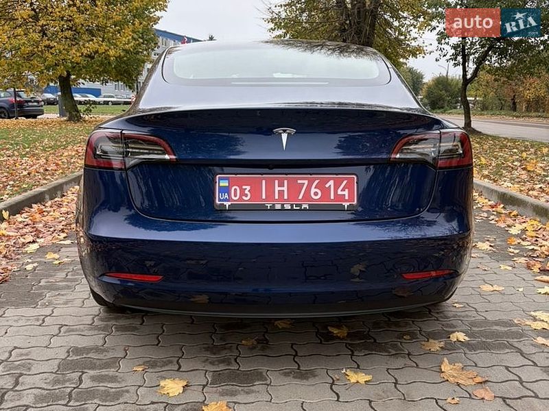 Седан Tesla Model 3 2022 в Сокале