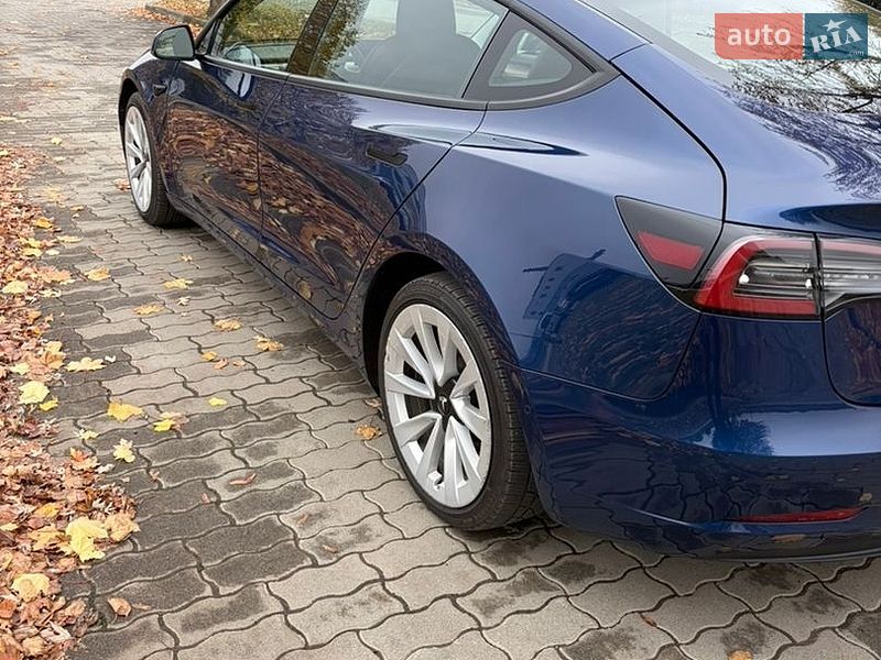 Седан Tesla Model 3 2022 в Сокалі