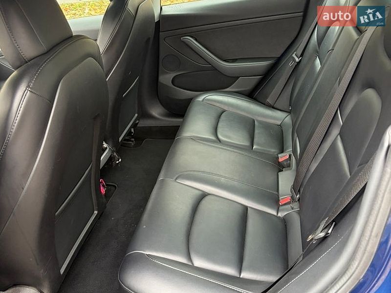 Седан Tesla Model 3 2022 в Сокалі