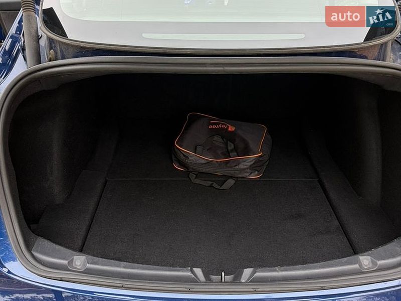 Седан Tesla Model 3 2022 в Сокалі