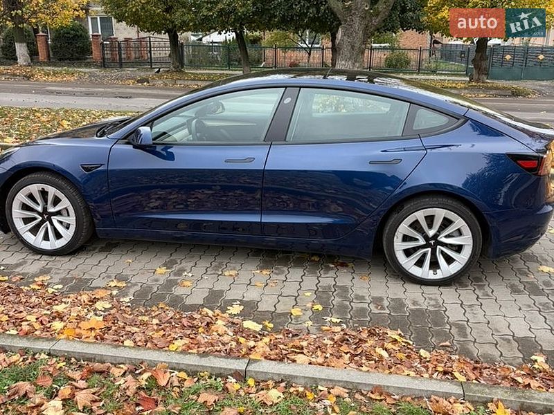 Седан Tesla Model 3 2022 в Сокалі