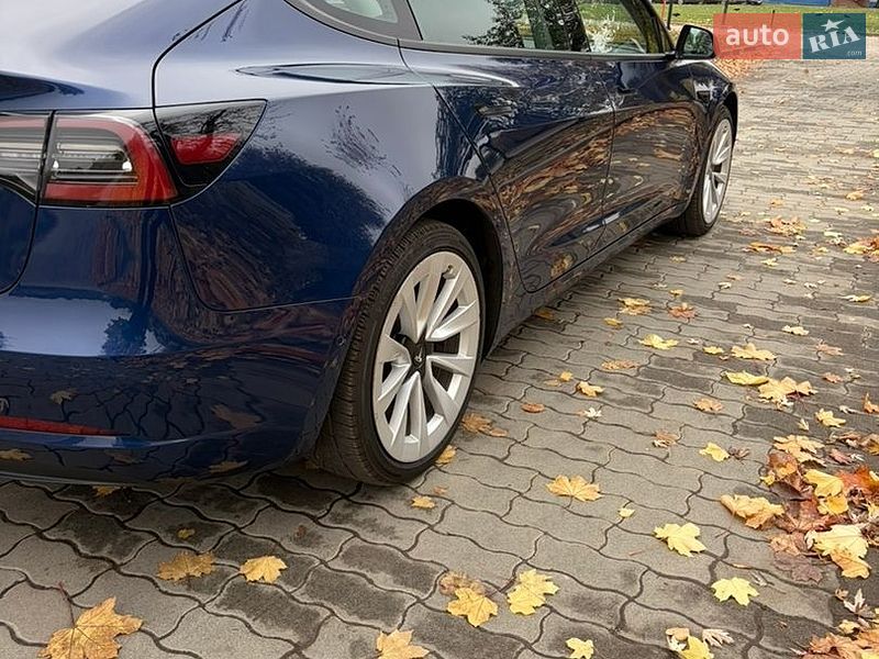Седан Tesla Model 3 2022 в Сокалі