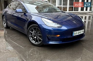 Седан Tesla Model 3 2023 в Киеве